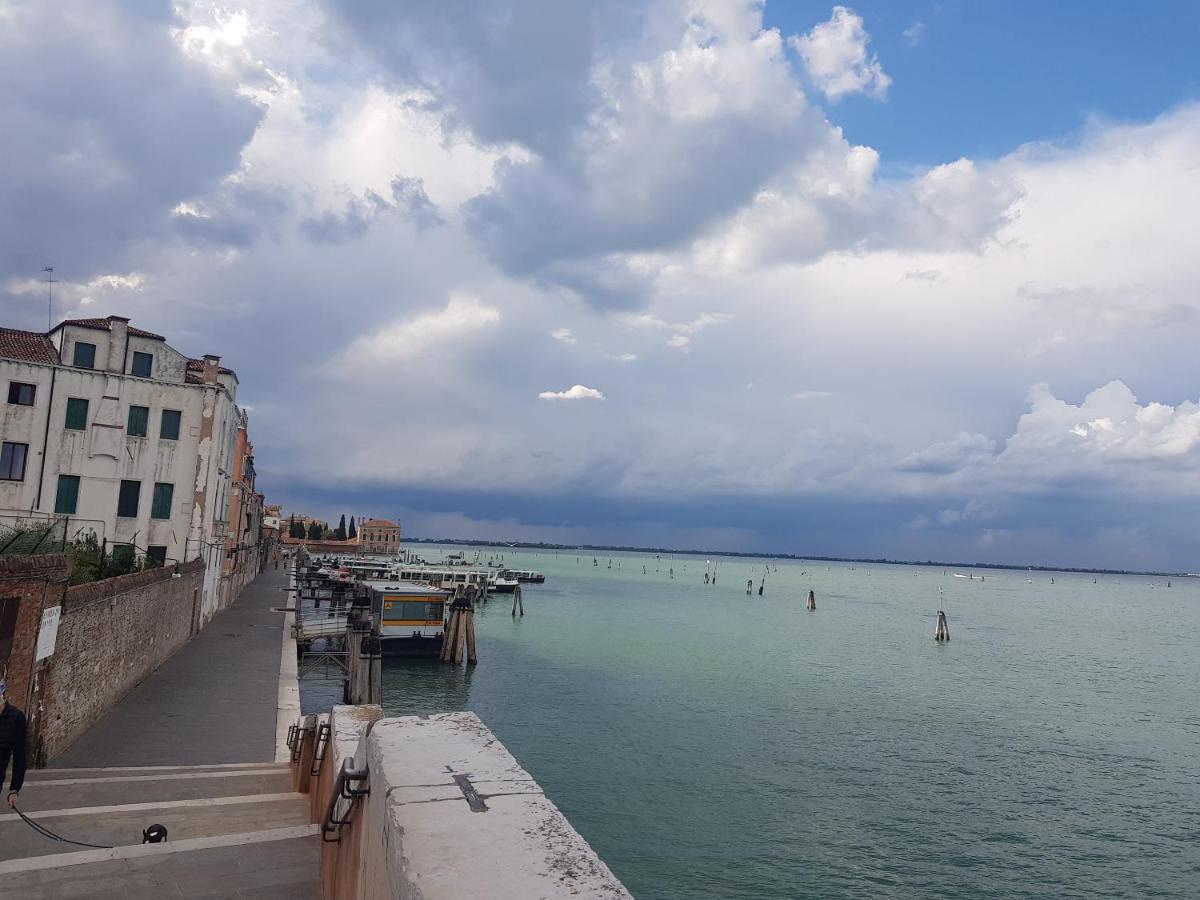 Golden Place Venice Luaran gambar