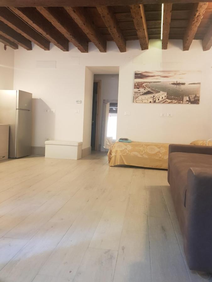 Golden Place Venice Luaran gambar